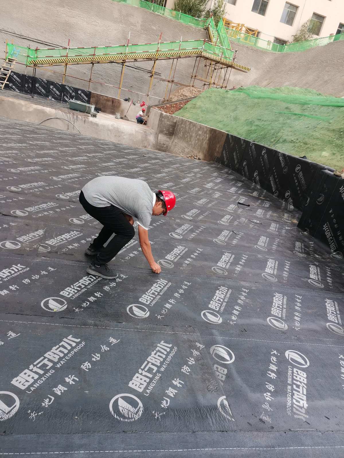 包头科技大学地下室防水施工及防水材料选择指南